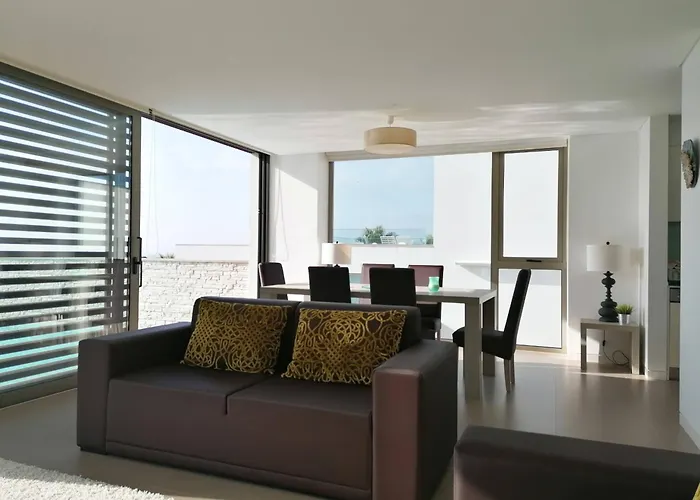 Silver Coast Heights H ヴィラ